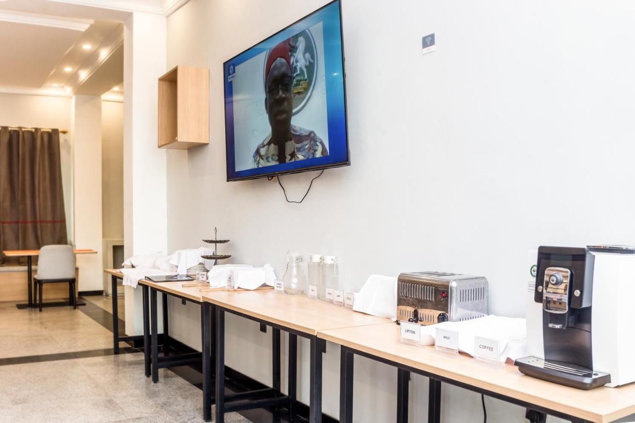 Ivy Hotel Ikeja Lagos Εξωτερικό φωτογραφία