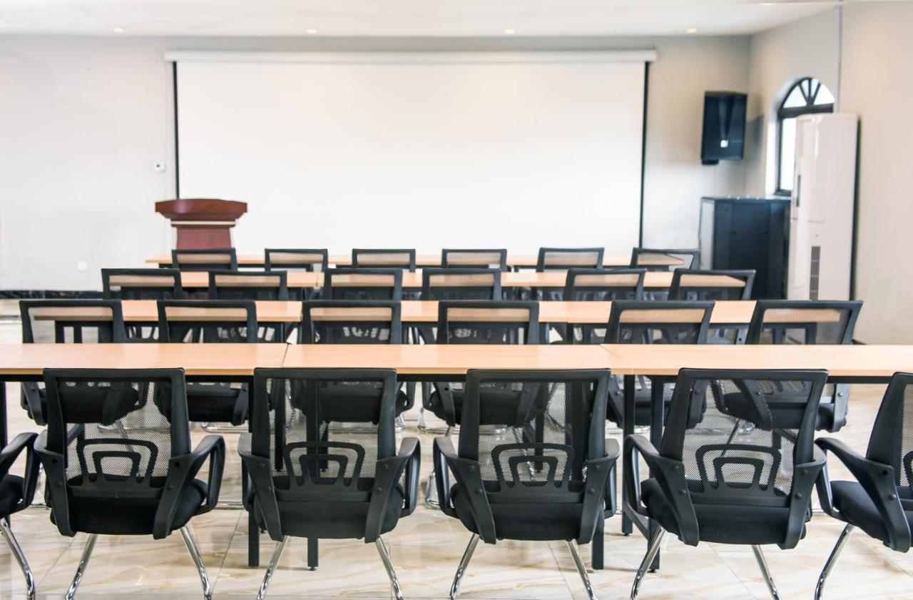 Ivy Hotel Ikeja Lagos Εξωτερικό φωτογραφία