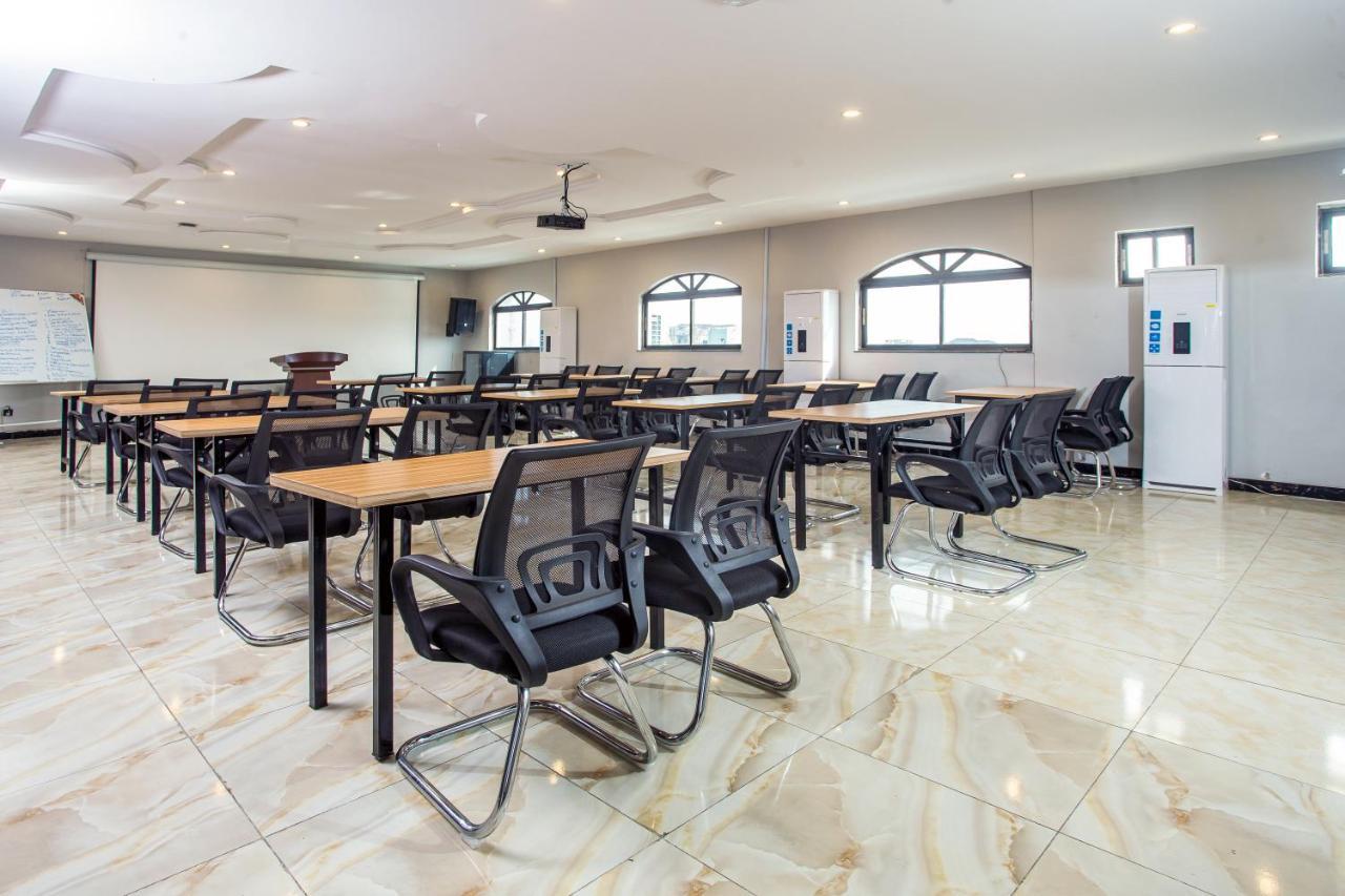 Ivy Hotel Ikeja Lagos Εξωτερικό φωτογραφία
